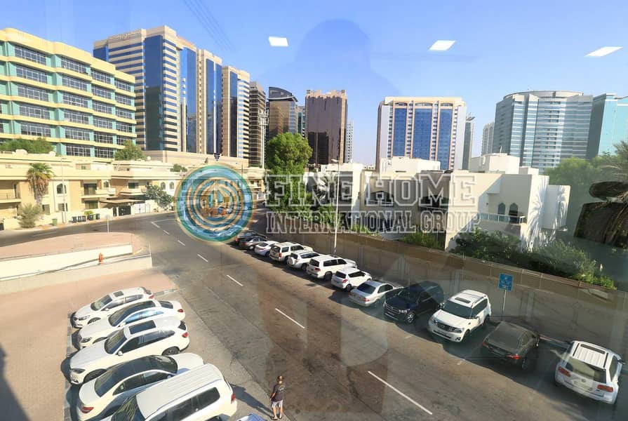 Amazing 140 sq.ft Office in Corniche   .