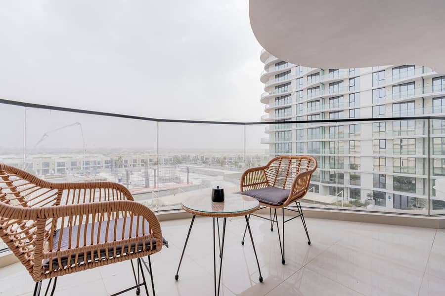 6 Balcony 1. jpg