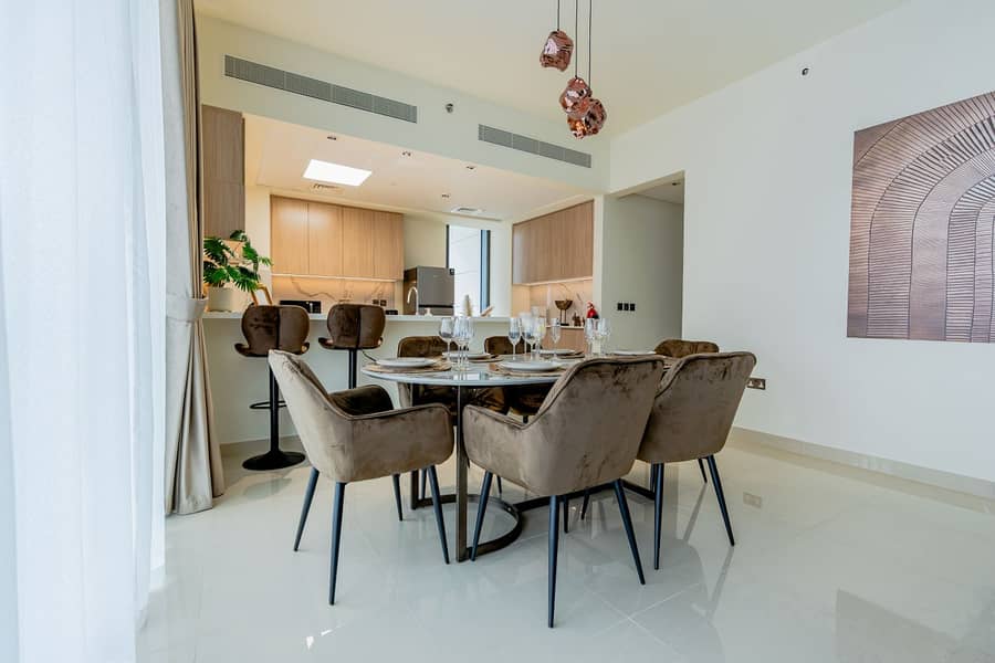 25 dining table 3. jpg