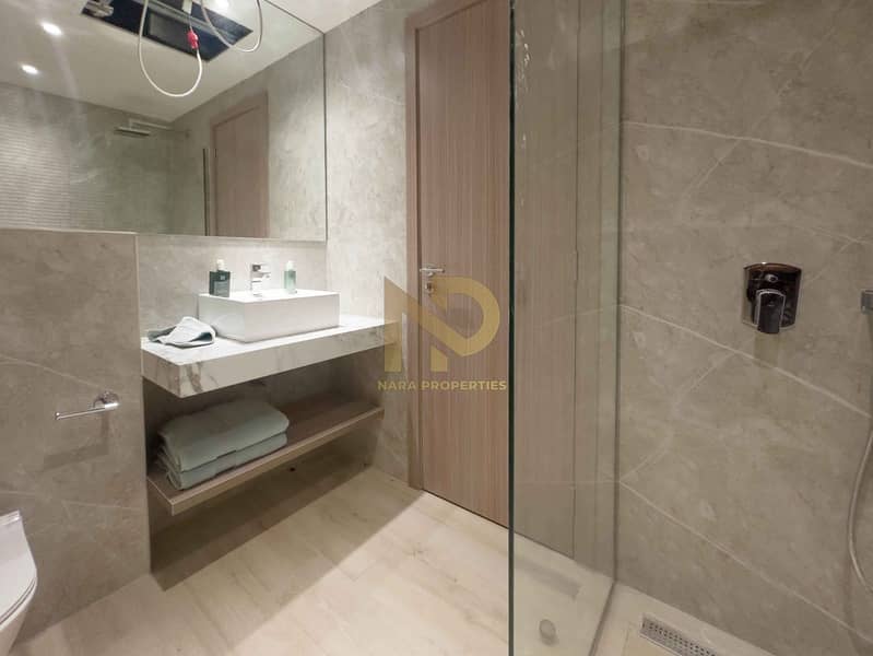 25 Bathroom 1. jpg