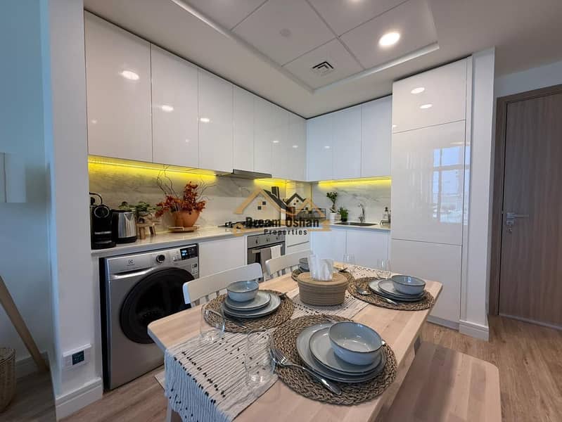 Luxurious Home | Burj View | Terrace | Ac Free