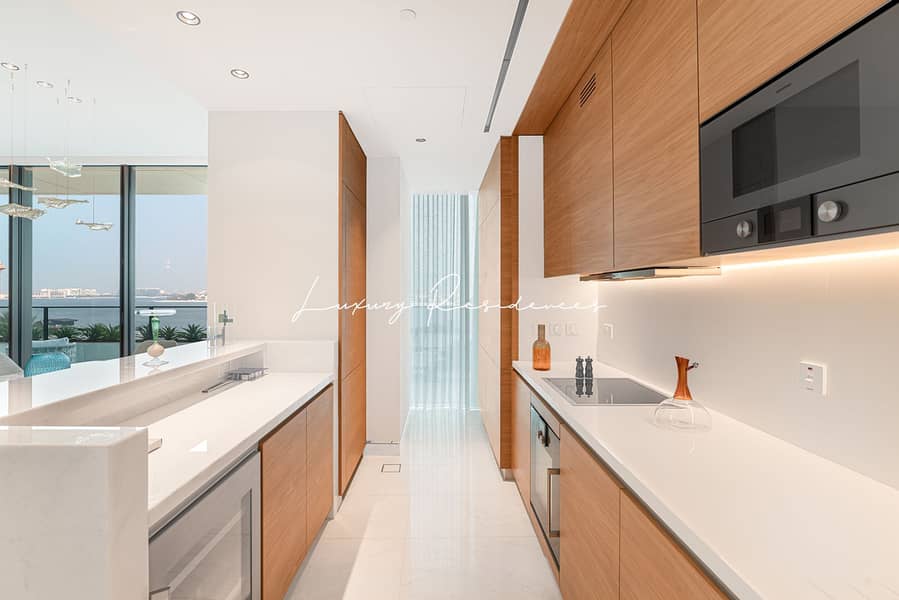 Best Price Palm View 2BR | Furnished | Upgraded - Image 10