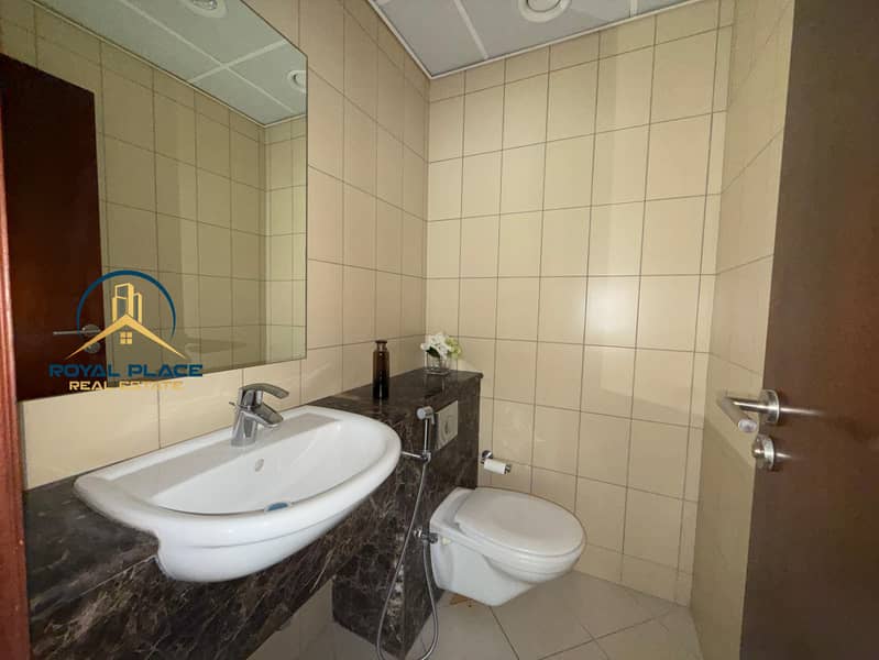 Spacious 2BHK in Binhendi Tower | Prime Mankhool - Image 9