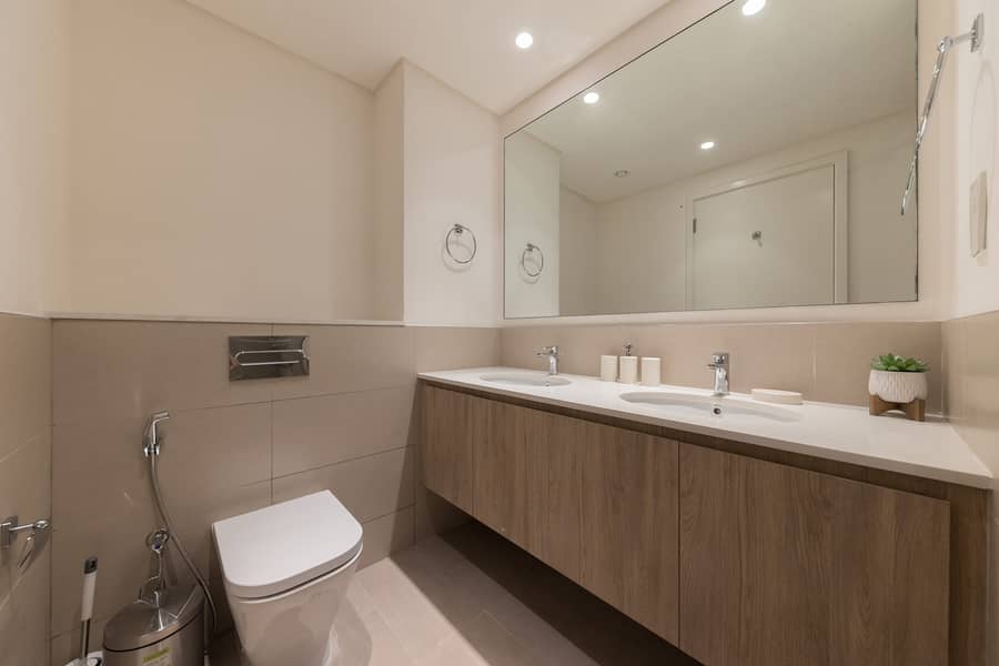 High floor | Spacious layout | Prime Dubai Hills location - Image 19