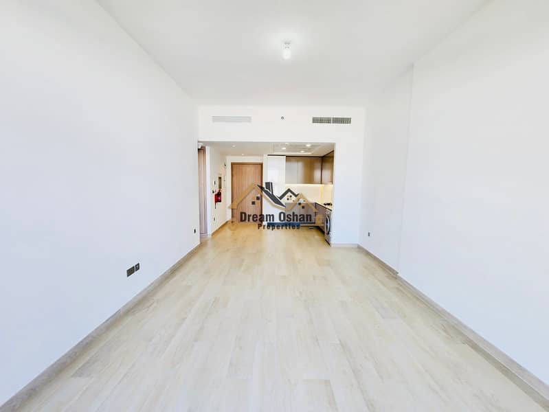 Riviera Luxe 1BHK | Lagoon Facing | Huge Size - Image 6