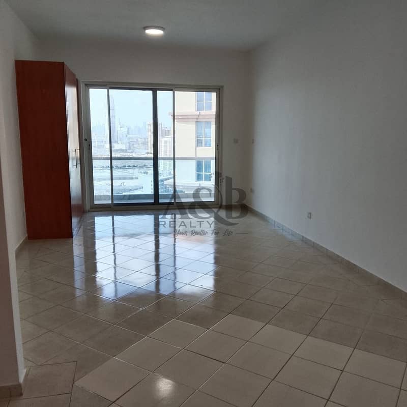 SPACIOUS | HIGH FLOOR | LAKE VIEW