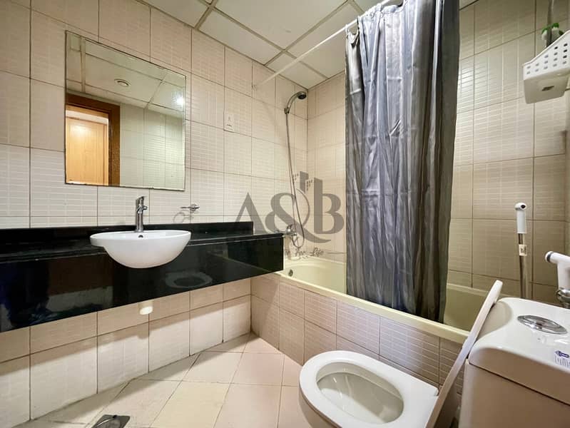 SPACIOUS | HIGH FLOOR | LAKE VIEW