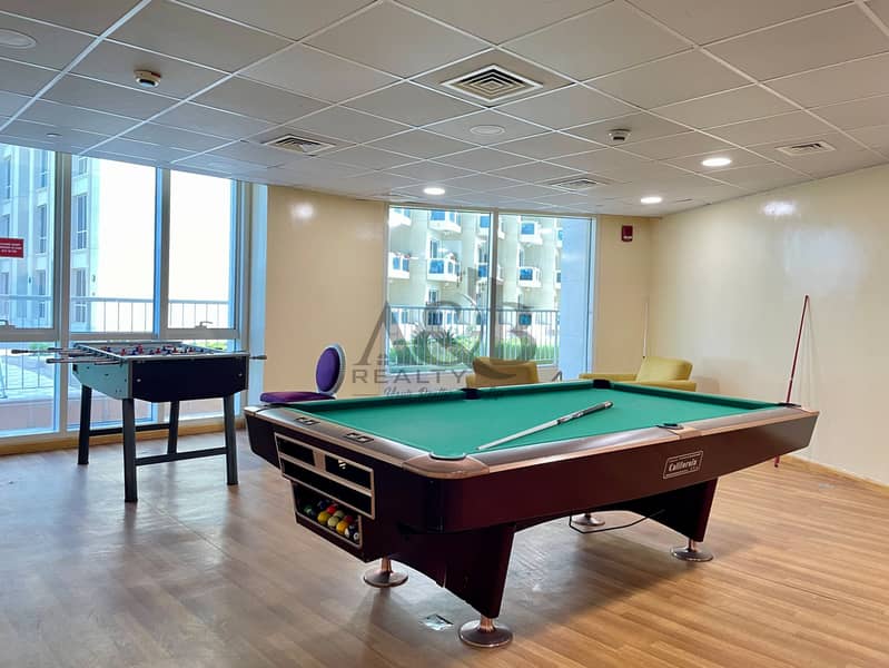 SPACIOUS | HIGH FLOOR | LAKE VIEW - Image 12