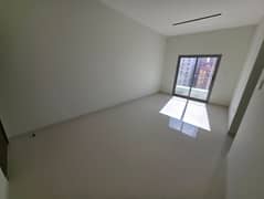 شقة جديدة أول ساكن غرفتين وصالة للإيجار السنوي في النعيمية – على مخرج شارع الاتحاد مباشرة