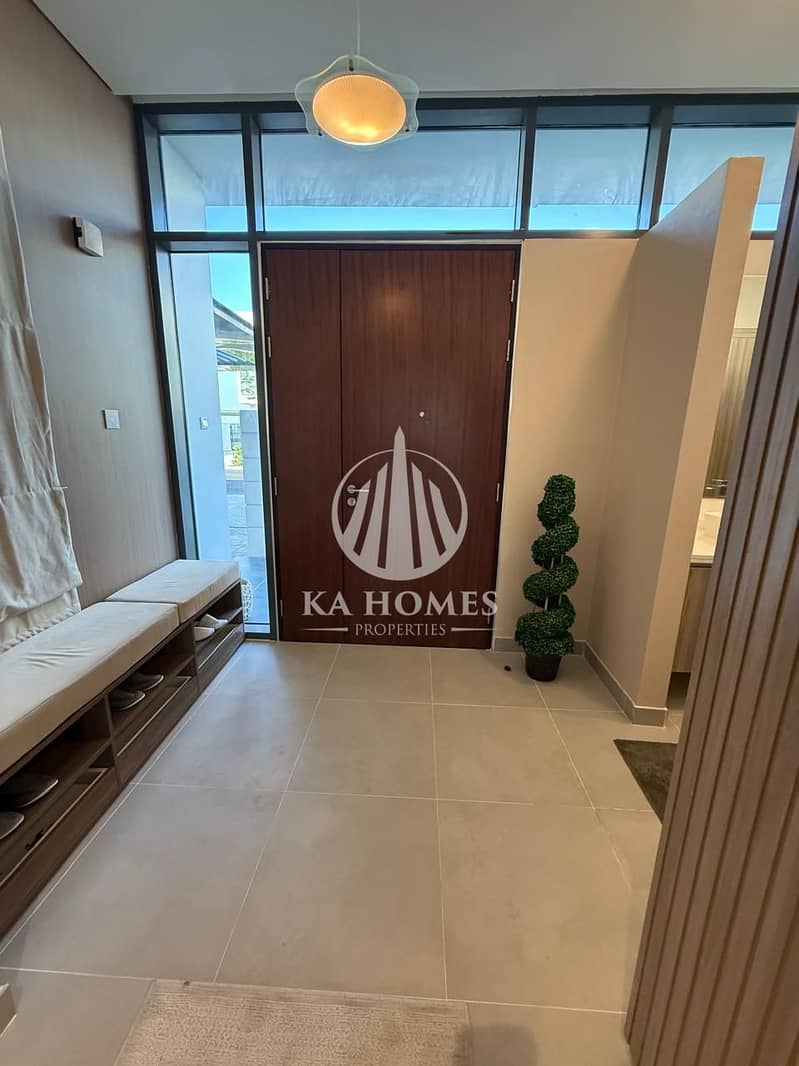 Ready-to-move-in villa - Registration fee discount - Golden residency - Freehold ownership - Easy installments for 4 years - Image 2