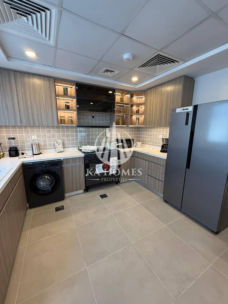 Ready-to-move-in villa - Registration fee discount - Golden residency - Freehold ownership - Easy installments for 4 years - Image 4