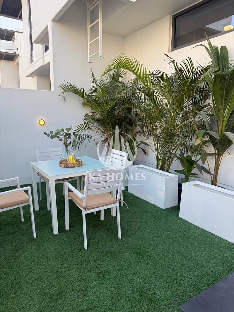 Ready-to-move-in villa - Registration fee discount - Golden residency - Freehold ownership - Easy installments for 4 years - Image 6