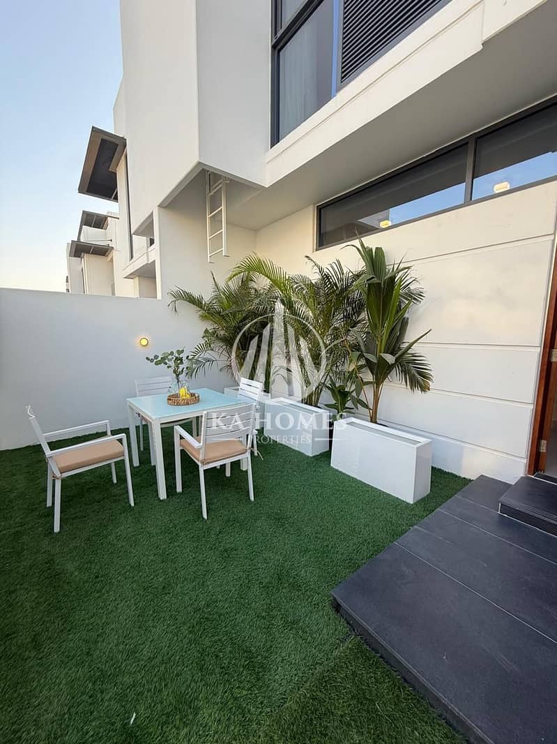 Ready-to-move-in villa - Registration fee discount - Golden residency - Freehold ownership - Easy installments for 4 years - Image 7