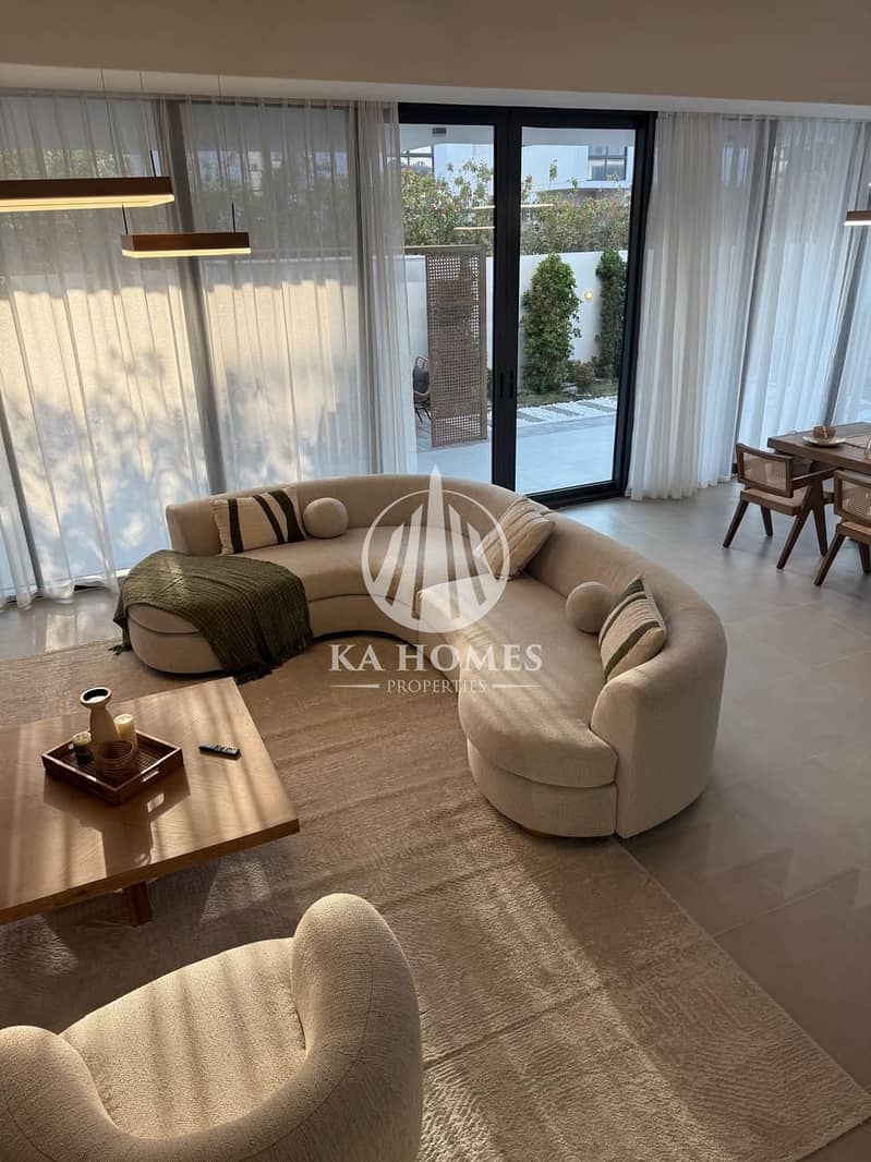 Ready-to-move-in villa - Registration fee discount - Golden residency - Freehold ownership - Easy installments for 4 years - Image 15