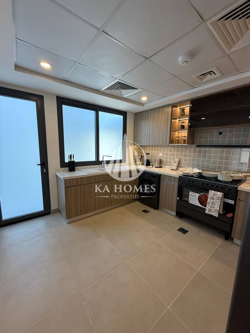 Ready-to-move-in villa - Registration fee discount - Golden residency - Freehold ownership - Easy installments for 4 years - Image 17