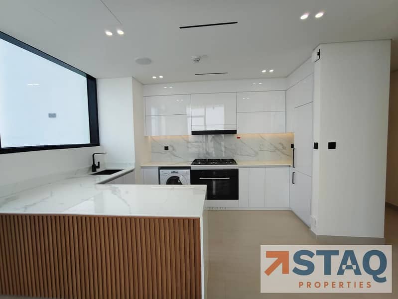 PRIME LOCATION | READY TO MOVE l PRIVATE POOL