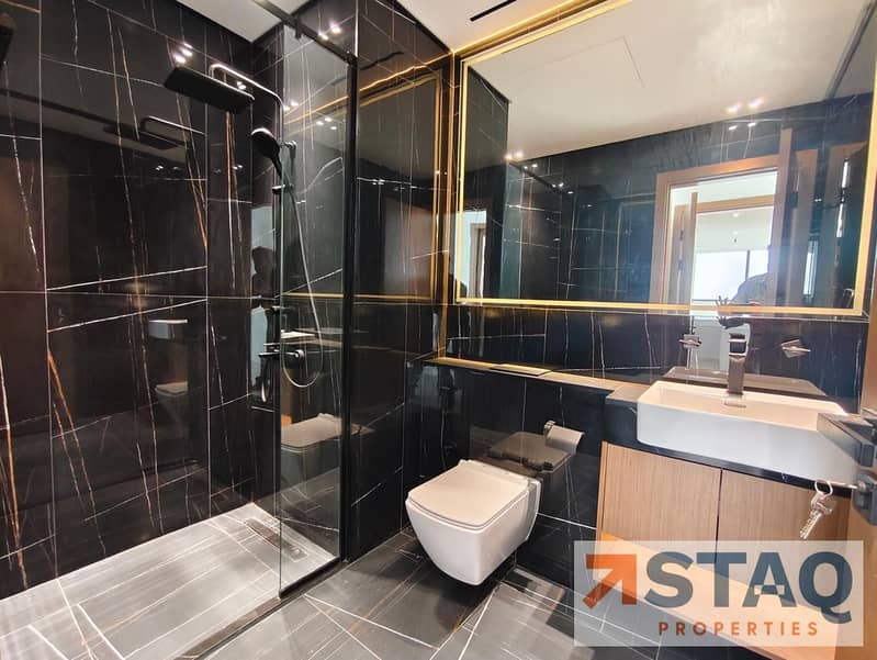 PRIME LOCATION | READY TO MOVE l PRIVATE POOL - Image 6