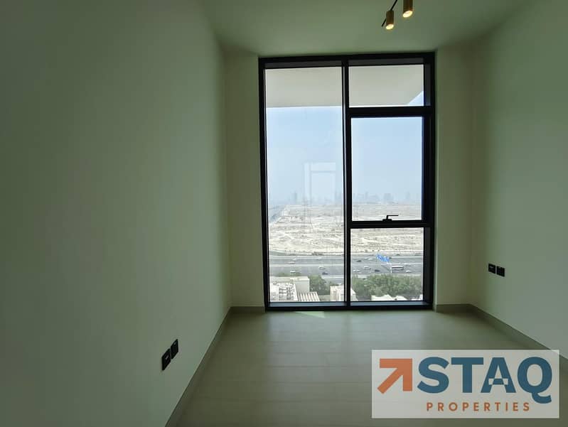 PRIME LOCATION | READY TO MOVE l PRIVATE POOL - Image 11