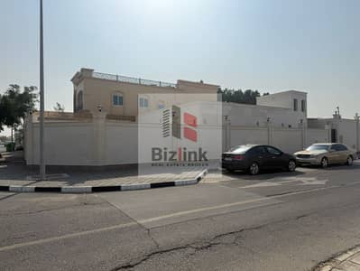 7 Camere Villa in Vendita a Al Sharq, Sharjah - WhatsApp Image 2025-12-29 at 11.46. 43 AM (1). jpeg 7 Camere Villa in Vendita a Al Sharq, Sharjah - WhatsApp Image 2025-12-29 at 11.46. 43 AM (1). jpeg