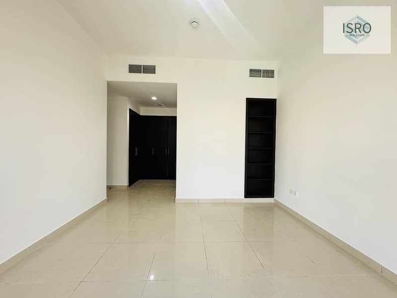 12 0deee2bd-d861-4187-a3d8-5930e2ca72f8. jpg