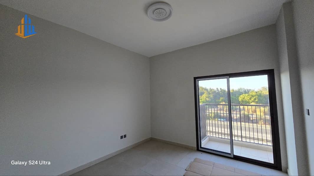 26 photo_5935908037782604591_y. jpg