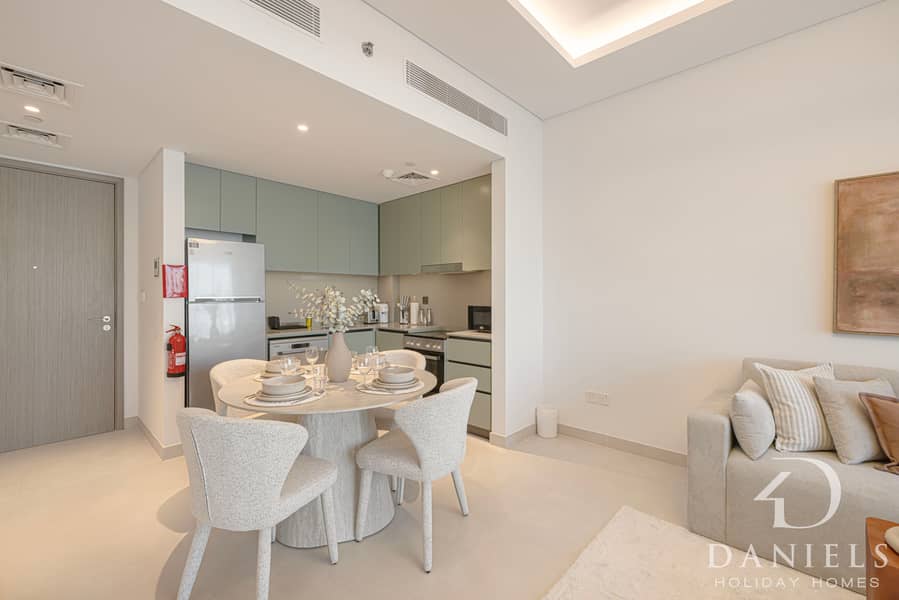 Daniels 1BR at Viridian by Central Park, City Walk