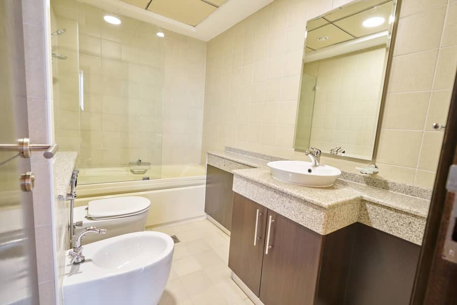 Vacant | Corner Marina View| Available!