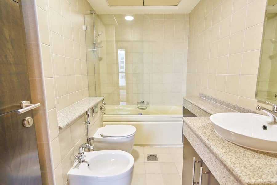 Vacant | Corner Marina View| Available! - Image 6