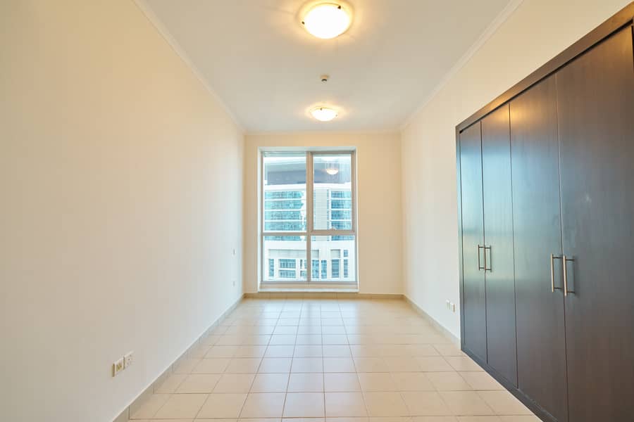 Vacant | Corner Marina View| Available! - Image 7