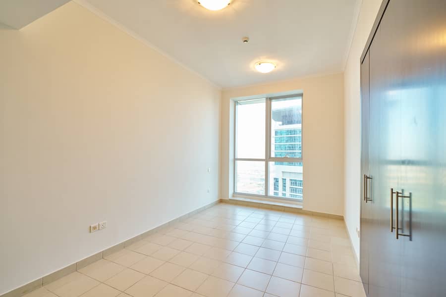 Vacant | Corner Marina View| Available! - Image 8