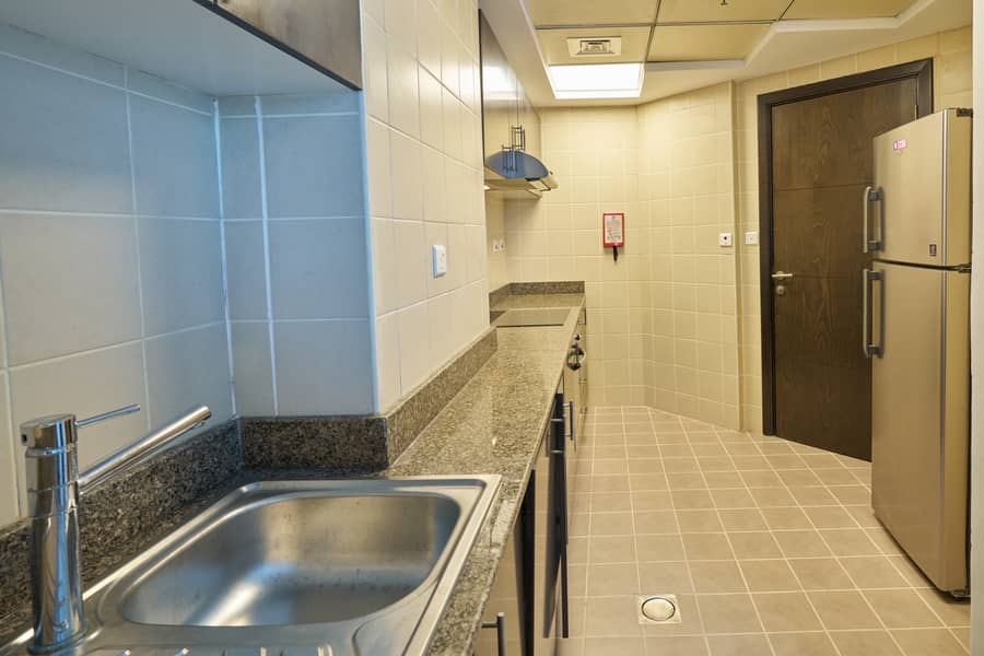 Vacant | Corner Marina View| Available! - Image 13