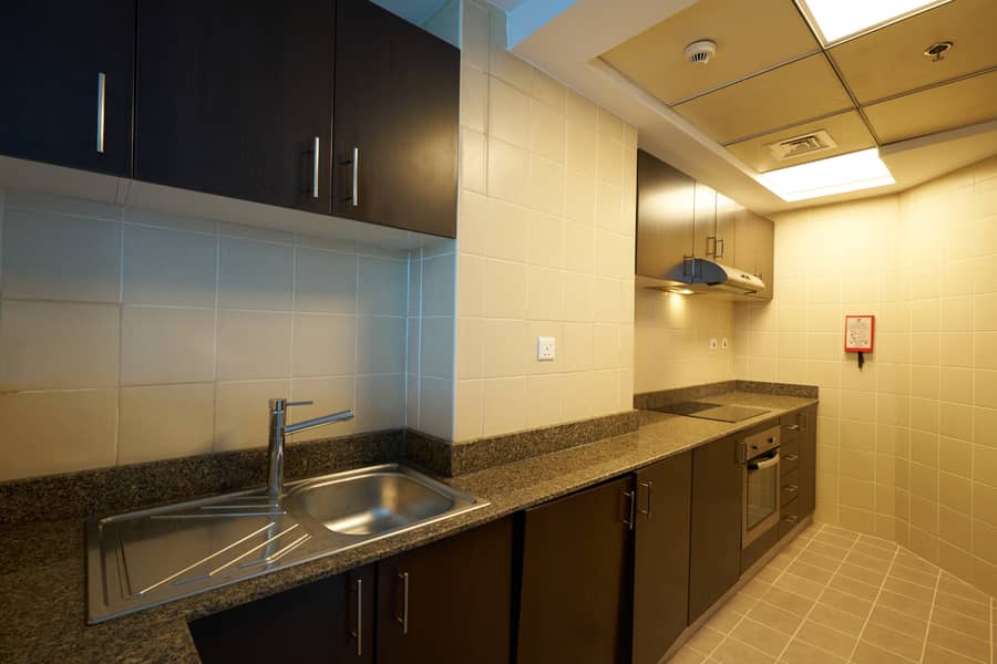 Vacant | Corner Marina View| Available! - Image 14