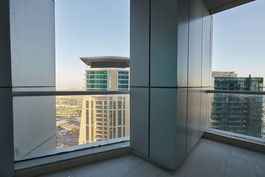 Vacant | Corner Marina View| Available! - Image 27