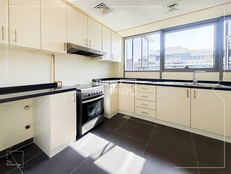 Golf View | Large Layout | Family Living