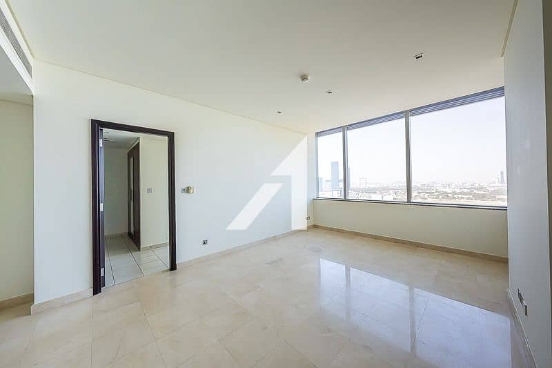 Modern Design | High Floor | Trade Center View Modern Design | High Floor | Trade Center View