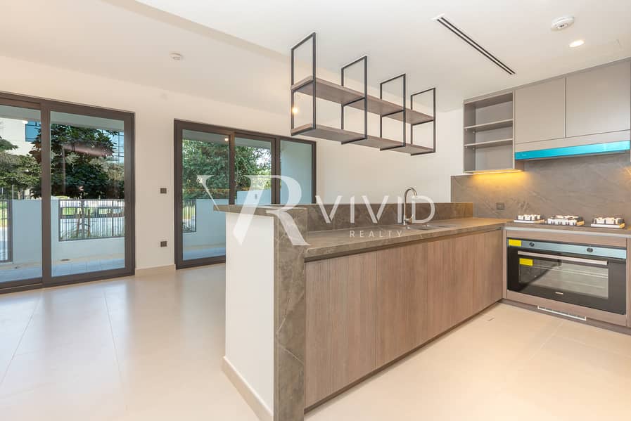 Single Row | Kitchen Equipped | Garage Door - Image 2