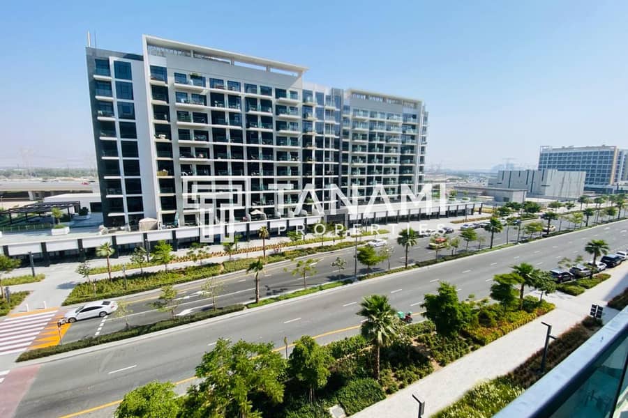Main Boulevard View | Bright Studio | Brand New Main Boulevard View | Bright Studio | Brand New