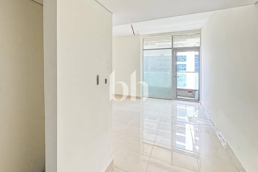 Balcony | Mid Floor | Spacious | Handover Soon - Image 4