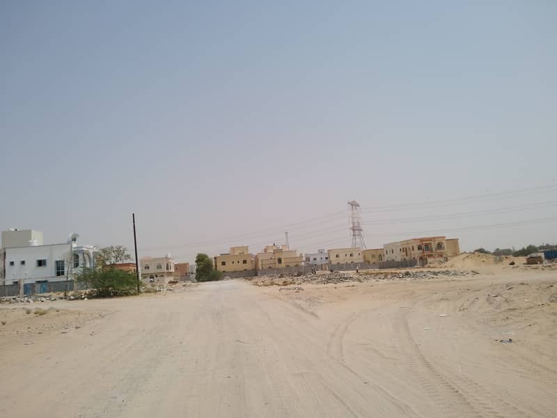 قطعتين ارض بالحليو 1 بموقع مميز قريب شارع الزبير وشارع الشيخ محمد بن زايد
