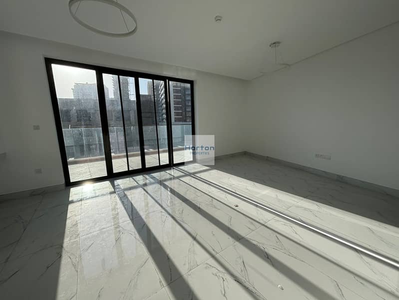 ROAD VIEW I SMART HOME I SPACIOUS I DUPLEX - Image 2