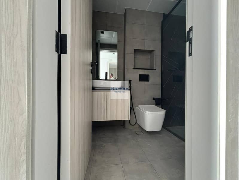 ROAD VIEW I SMART HOME I SPACIOUS I DUPLEX - Image 9