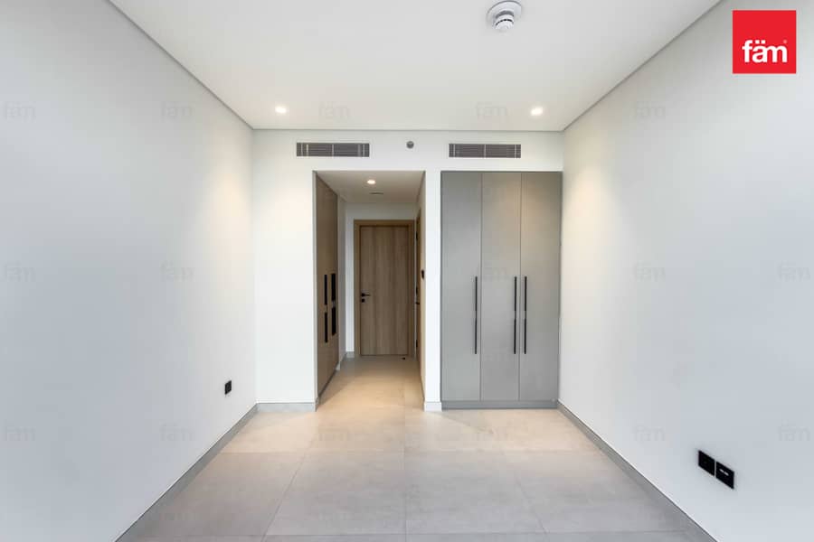 CORNER UNIT | BIGGEST LAYOUT | PRIMUIM LIVING - Image 8