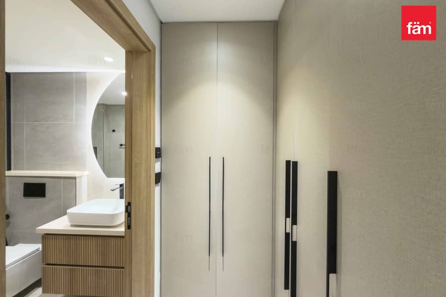 CORNER UNIT | BIGGEST LAYOUT | PRIMUIM LIVING - Image 13