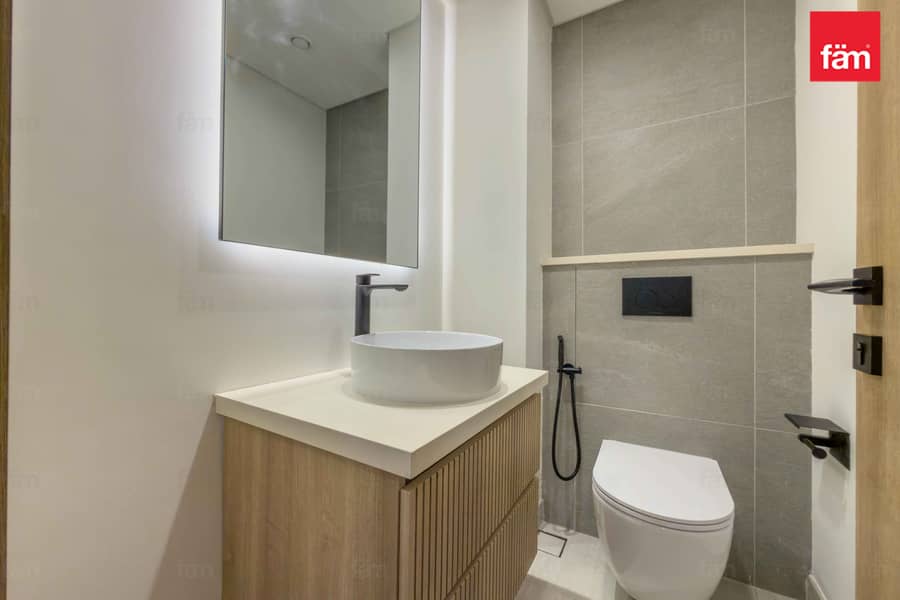 CORNER UNIT | BIGGEST LAYOUT | PRIMUIM LIVING - Image 14