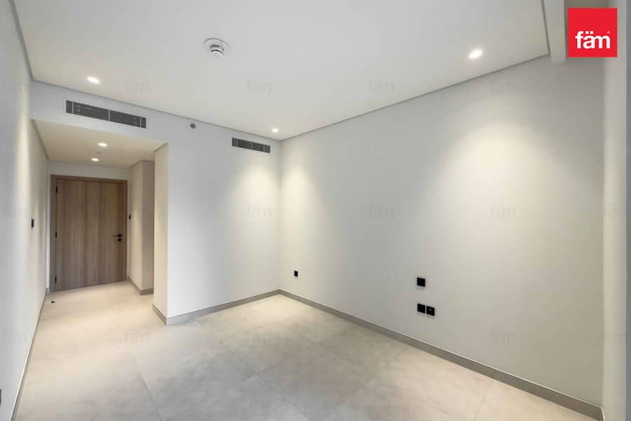 CORNER UNIT | BIGGEST LAYOUT | PRIMUIM LIVING - Image 17