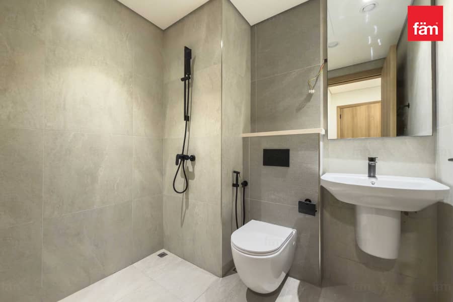 CORNER UNIT | BIGGEST LAYOUT | PRIMUIM LIVING - Image 18