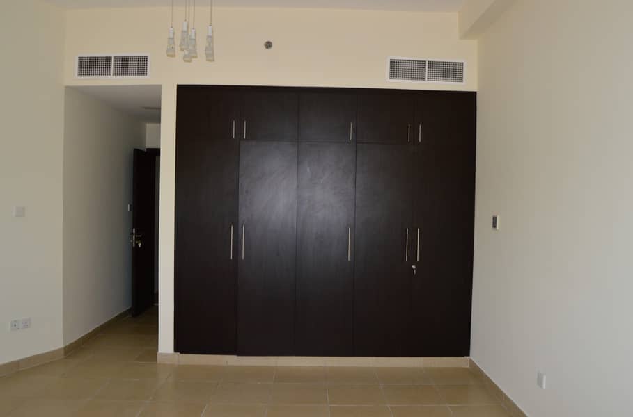 Spacious 2 Bedroom Apt in Sheikh Zayed Road