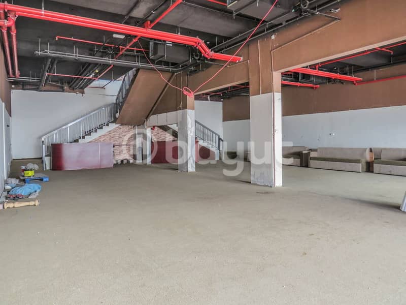 Showroom for rent in 9394 Avenues Showroom for rent in 9394 Avenues