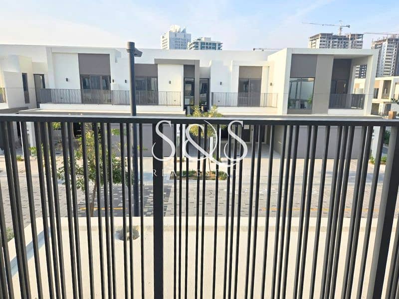 5BR+Study | Upgraded Unit | Solar Panels Installed