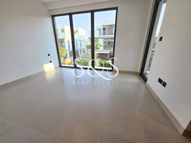 5BR+Study | Upgraded Unit | Solar Panels Installed - Image 7